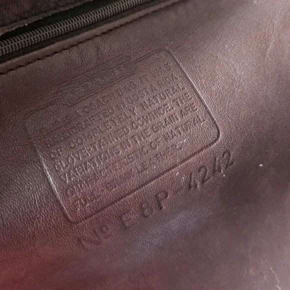 COACH | Coach Westport Leather Tote | Coach 4242 | 90s Vintage | Bucket Bag - Picture 9 of 16